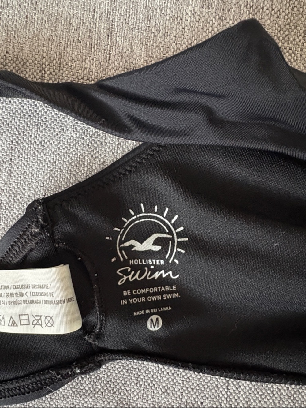 Hollister Black Knot-Front Bralette with Adjustable Straps - Picture 2 of 3